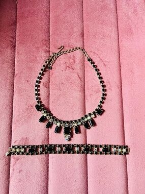 Vintage art deco rhinestone choker and bracelet set black and aurora crystals